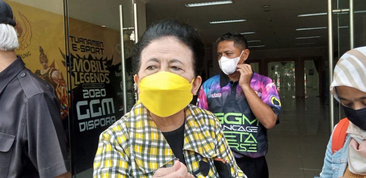 Anggota DPR RI dari Fraksi Partai Golkar Popong Otje Djundjunan. (Foto: Murwani/ Radar Bandung)