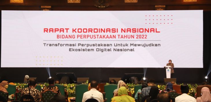 RAKORNAS: Sekretaris Utama Perpusnas RI, Ofy Sofiana di Ballroom Hotel Bidakara Jakarta pada Rabu (30/3/2022) petang hari ini. (ist)