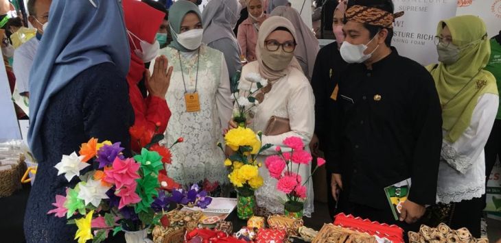 BAZAR RAMADAN:  DLH Jabar turut serta dalam kegiatan Dharma Wanita Persatuan (DWP) Provinsi Jawa Barat yang menggelar Bazar Ramadan di Plaza Gedung Sate, Kota Bandung, Kamis (21/4) hingga Jumat (22/4). 