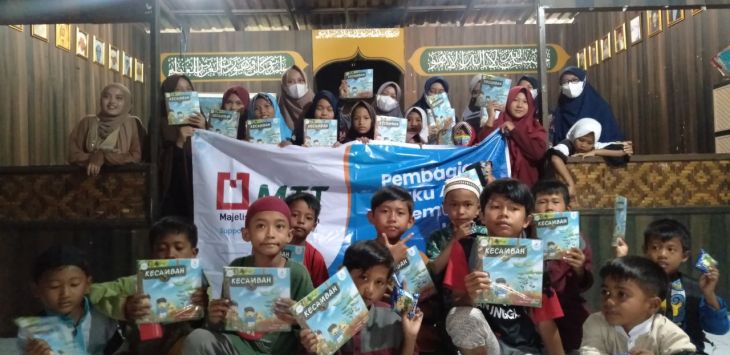 Rumah Amal Salman dan Majelis Telkomsel Taqwa membantu membagikan 1.000 unit buku ke 11 kabuaten/kota se Indonesia. (ist)