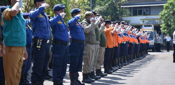 PERSIAPAN MUDIK: Apel persiapan pasukan personel gabungan digelar untuk kelancaran mudik lebaran 1443 H. Selas (19/4). IST