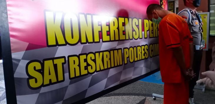 DIAMANKAN: Pelaku penipuan lowongan pekerjaan diamankan di Mapolresta Cimahi. (FOTO: Hendra H RUSDAYA)
