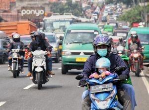 suasana jalan saat Lebaran