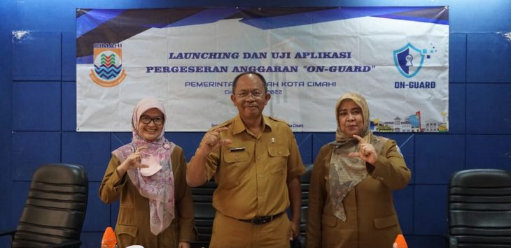 Badan Pengelolaan Keuangan dan Aset Daerah (BPKAD) Kota Cimahi launching aplikasi On- Guard, bertempat di gedung Pemerintahan Kota Cimahi Jalan Raden Demang Hardjakusumah,  Kita Cimahi
BPKAD Launching Aplikasi On-Guard. AGUNG EKO SUTRISNO/RADAR BANDUNG