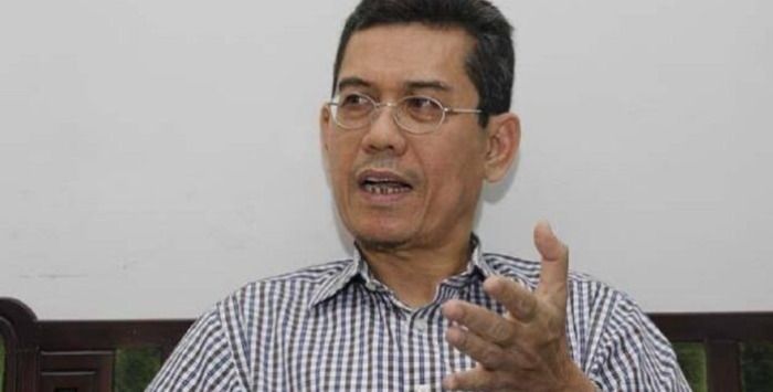 Direktur IRESS Marwan Batubara.