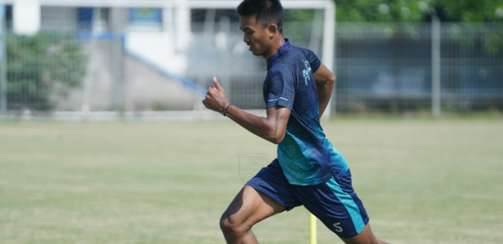 Bek Persib Bandung, Kakang Rudianto, saat berlatih.foto for pojokbandung