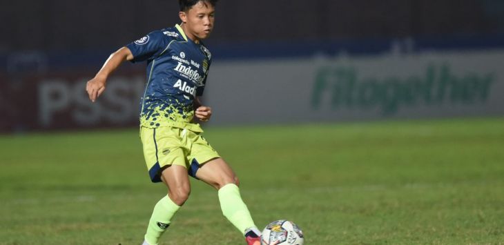 Penyerang Persib Bandung, Arsan Makarin saat beraksi di lapangan. Foto: Sutanto NP/persib.co.id
