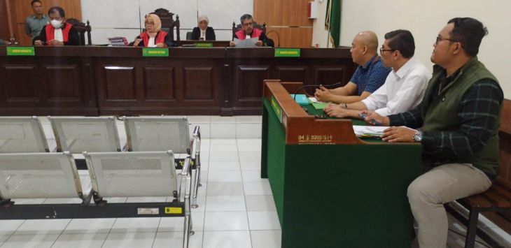 Suasana persidangan gugatan Panji Gumilang terhadap Ridwan Kamil di Pengadilan Negeri Bandung, Selasa (15/8/2023).  TAOFIK ACHMAD HIDAYAT/Pojokbandung.com 

