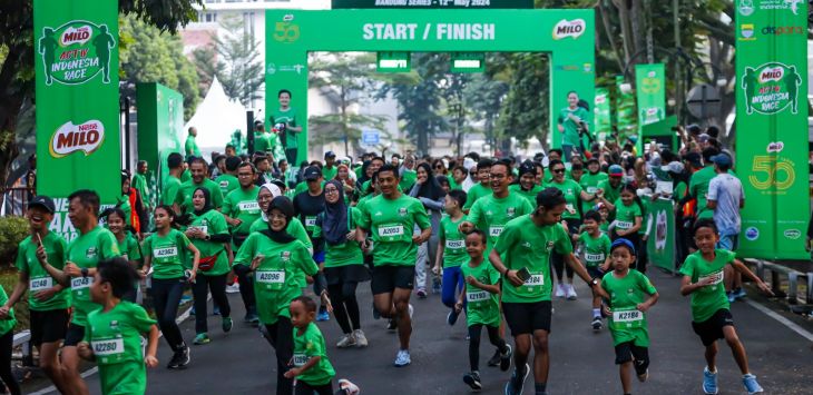 START: Ribuan pelari di Bandung mengikuti Road to MILO ACTIV Indonesia Race 2024. (IST)