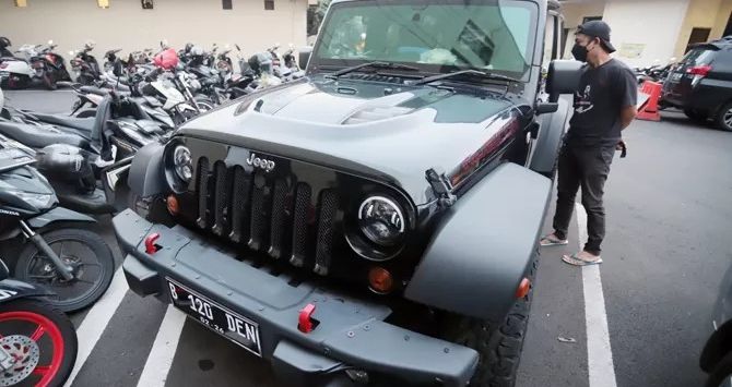 Caption : Mobil Jeep Rubicon milik Tersangka Mario Dandy Satriyo - Dery Ridwansah (3)