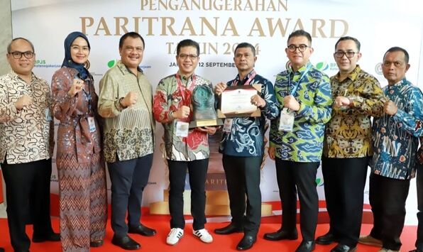 Pemkab Bandung Raih Penghargaan Paritrana Award 2024 Tingkat Nasional Kategori Pemerintah Kabupaten/Kota Terbaik Coverage Zona Jawa Bali.