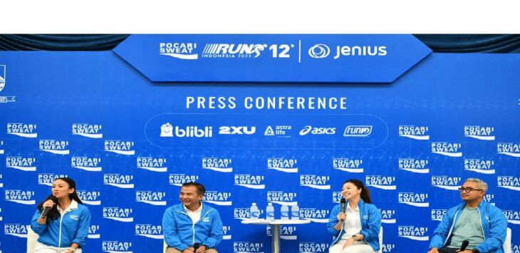 Kolaborasi untuk Kebugaran, Marketing Director PT Amerta Indah Otsuka, Puspita Winawati, bersama Pj Gubernur Jawa Barat, Bey Machmudin dan Wali Kota Bandung terpilih, Muhammad Farhan saat konferensi pers Pocari Sweat Run Indonesia 2025 di Gedung Sate, Bandung, Selasa (22/1/2025). Diwan Sapta Nurmawan/Pojok Bandung