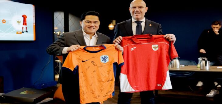 


Ketua Umum PSSI, Erick Thohir saat pertemuan dengan Asosiasi Sepakbola Kerajaan Belanda (KNVB) di Kampus KNVB, Zeist, Belanda, pada Senin (27/1/2025). Foto : Dok. PSSI for Pojok Bandung
