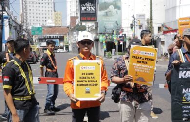 PT KAI Daop 2 Bandung Terus Mengingatkan Masyarakat untuk Tidak Beraktivitas di Jalur Rel Kereta: Berbahaya, Nyawa Taruhannya