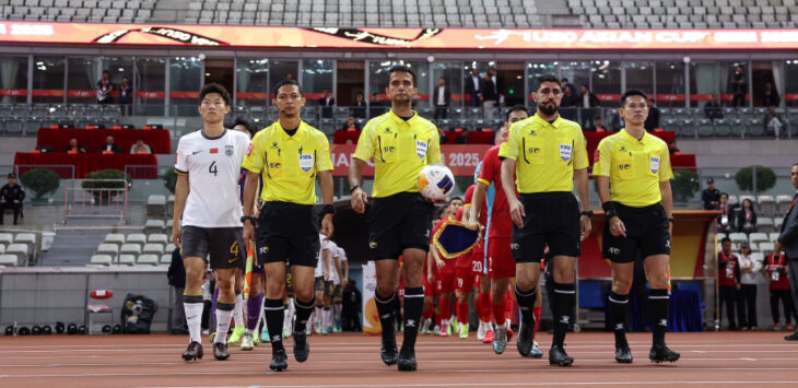 


Dua wasit asal Indonesia yakni Thoriq Munir Alkatiri dan Bangbang Syamsudar dipercaya oleh AFC untuk memimpin pertandingan Piala Asia U-20 2025. Foto : Dokumentasi PSSI
