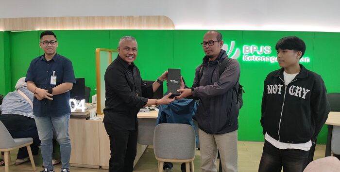 BPJS Ketenagakerjaan Kantor Cabang Bandung Suci melakukan serangkaian kegiatan dengan mengusung tema “Transformasi Tenaga Kerja untuk Produktivitas yang Inklusif, Kunci Perekonomian Jakarta yang Tumbuh dan Bersaing,” Jumat (2/5/2025). Foto : Dok. BPJS Ketenagakerjaan Kantor Cabang Bandung Suci