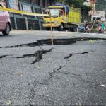 Jalan Nasional Penghubung Trenggalek–Pacitan Amblas, Dinding-Lantai Rumah Warga Retak, Plengsengan Sekolah Rusak