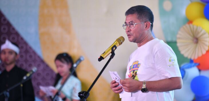 Wakil Gubernur Jawa Barat Erwan Setiawan Memberikan Sambutan pada Acara Peringatan Hari Anak Nasional (HAN) Tingkat Provinsi Jawa Barat di Sport Jabar Arcamanik Jl. Pacuan Kuda, Sukamiskin, Kota Bandung, Minggu (27/7/2025) (RizalFs/Dokpim Jabar)
