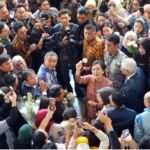 Sri Mulyani Indrawati Berlinang Air Mata saat Perpisahan Usai Sertijab dengan Menteri Keuangan Purbaya Yudhi Sadewa: Semoga Sukses Membantu Presiden