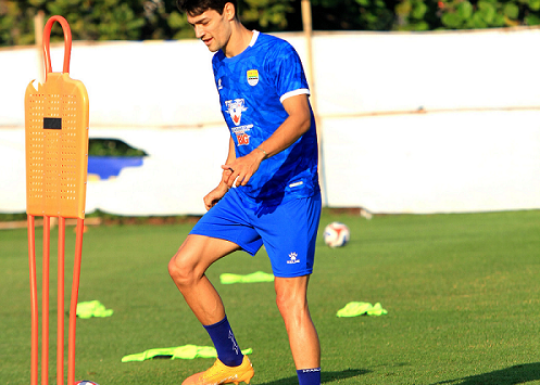 Bek Persib Bandung, Federico Barba saat menjalani sesi latihan bersama Skuad Maung Bandung, beberapa waktu lalu. Foto : Taopik Achmad Hidayat/Pojok Bandung

