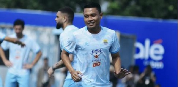 Gelandang Persib Bandung Dedi Kusnandar sudah berlatih bersama Skuad maung Bandung. Foto : @dedikusnandar_fans




