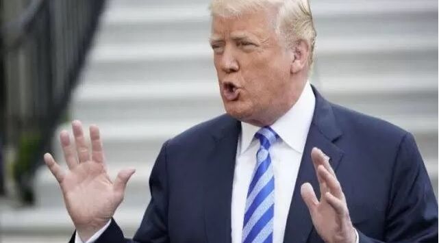 
Presiden Amerika Serikat (AS) Donald Trump membantah laporan sejumlah media yang menyebut Kepala Staf Gabungan Dan Caine memperingatkan dia tentang risiko besar jika melancarkan operasi militer terhadap Iran. Foto : Jawapos.com

