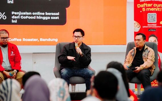 Di acara Maju Bersama GoFood yang memperkenalkan inovasi pendaftaran merchant hanya 5 menit, satu cerita lama kembali diingat oleh Derry Kustiadihardjo. Bukan soal teknologi, tapi soal perjalanan panjang usahanya bertahan di masa sulit.