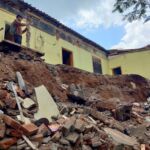 Rumah Ambruk di Desa Pamekaran Kecamatan Rancakalong Sumedang Timpa Dua Lansia