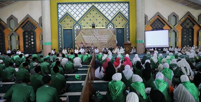 Ratusan jemaah haji mengikuti pembekalan di Masjid Agung Al-Fathu. Foto : Agung Eko Sutrisno / Pojok Bandung

