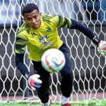 Penjaga gawang Persib Bandung, Teja Paku Alam Bidik Rekor Clean Sheet