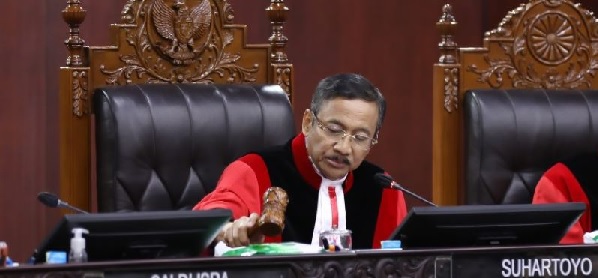 Ilustrasi. Ketua MK Suhartoyo saat memmpin sidang di Ruang Sidang MK. Pemilihan Umum (Pemilu) memang masih tiga tahun lagi. Namun, partai politik (parpol) harus mulai menata persiapan terkait kader perempuan. Sumber: MKRI.

