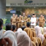 Bupati Bandung Barat, Jeje Ritchie Ismail Ingatkan Seluruh ASN di Mal Pelayanan Publik Berikan Pelayanan Maksimal