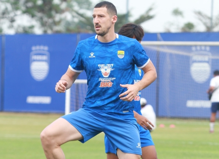 Skuad Persib Bandung Ikuti Latihan Perdana