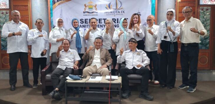 Ketua Kadin Kota Bandung bersama jajaran pengurus usai pemaparan rencana pelaksanaan Musawarah Kota (Mukota) IX Kadin Kota Bandung, di Graha Kadin Kota Bandung, Kamis (7/8/2026).