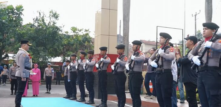 

Kombes Pol Tri Suhartanto resmi menjabat sebagai Kapolresta Bandung. Foto : Agung Eko Sutrisno / Radar  Bandung / Pojok Bandung

