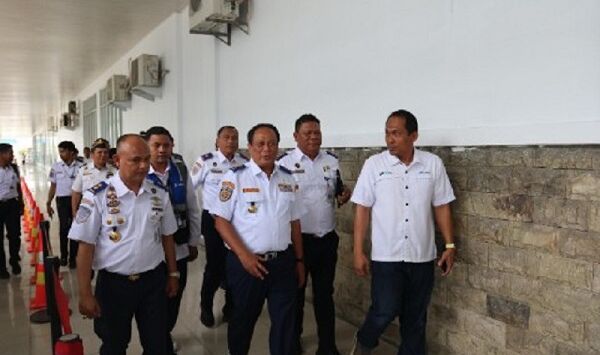 Ilustrasi. PT Pelabuhan Indonesia Regional 1 Belawan menyambut kunjungan Wamen Perhubungan RI, Suntana, ke Terminal Penumpang Bandar Deli, Pelabuhan Belawan, Senin (25/11/2024). Foto : Dok. sumutpos.jawapos.com


