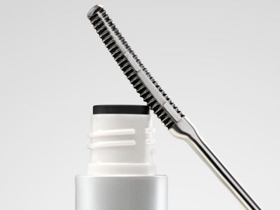 Roll to Definer Steel Mascara (RTD) dari barenbliss melengkapi riasan melalui aplikator baja dua sisi yang membantu bulu mata tampak lebih panjang, bervolume, dan terdefinisi. Foto : Dokumentasi barenbliss
