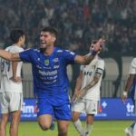 Madura United Lawab Persib Bandung, Rebutan Tempat di Papan Atas Super League